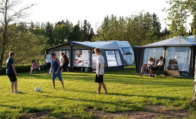 21% Čechů letos zamíří na dovolenou do kempu Obliba kempů dlouhodobě roste