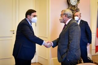 Ministr Lipavsk jednal s prezidentem Hospodsk komory R o spoluprci i dopadech rusk agrese proti Ukrajin 