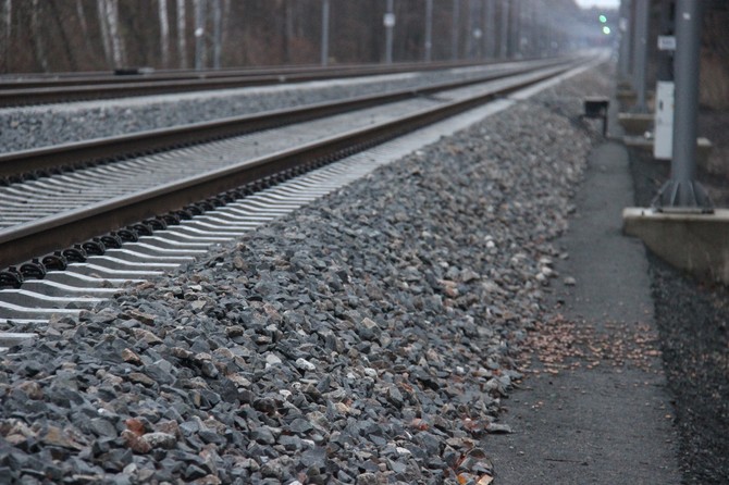 Sprva eleznic hled zhotovitele modernizace trati mezi Karltejnem a Berounem