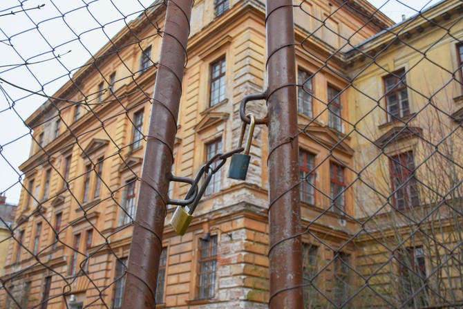 Obnova Vrbenskho kasren v Hradci Krlov nabz vznik novho prostoru pro ivou i muzejn kulturu
