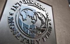 MMF vylepil odhad globlnho ek. rstu v tomto roce na 3,2%. Stejn bude rst tak v r. 2025. Riziko globln recese je minimln
